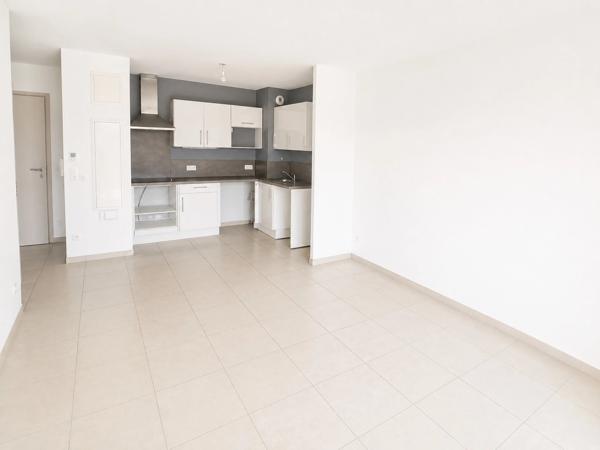 Appartement T2 avec terrasse et parking à Boujan-sur-Libron – Résidence sécurisée