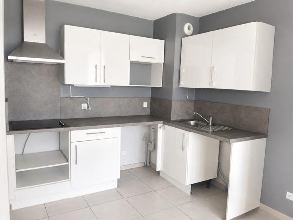 Appartement T2 avec terrasse et parking à Boujan-sur-Libron – Résidence sécurisée