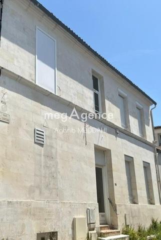 Immeuble à SAUJON, 17600 - 300m²