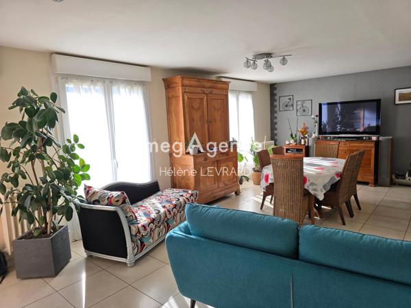Maison à Évron, 53600 - 7 pièces 115m²