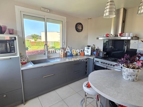 Maison à Évron, 53600 - 7 pièces 115m²