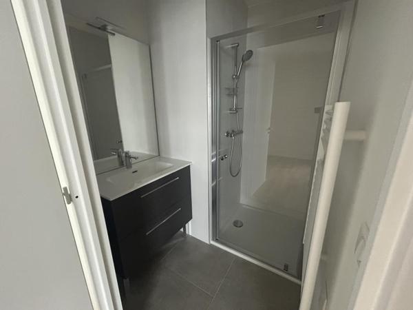 Location Appartement 4 pièces 90 m² - Courbevoie 92400