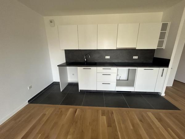 Location Appartement 4 pièces 90 m² - Courbevoie 92400