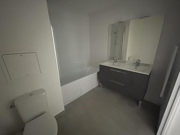 Location Appartement 4 pièces 90 m² - Courbevoie 92400