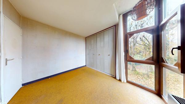 Maison 6 pieces 4 chambres dont une en RDC d'environ 121 m2