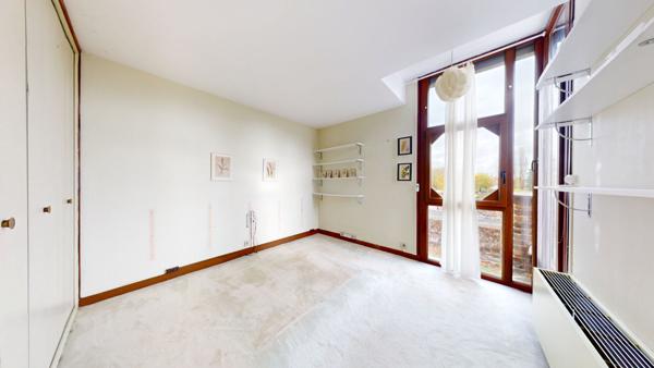 Maison 6 pieces 4 chambres dont une en RDC d'environ 121 m2