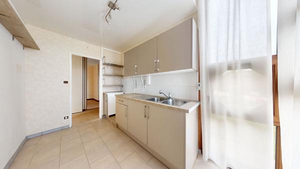 Maison 6 pieces 4 chambres dont une en RDC d'environ 121 m2