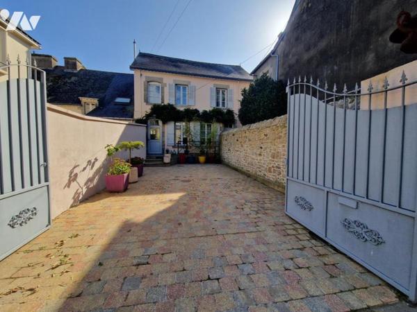 PONTIVY (56) Maison bourgeoise en centre ville