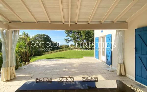 À vendre Bidart - Maison avec piscine et aperçu mer sur vaste terrain