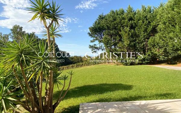 À vendre Bidart - Maison avec piscine et aperçu mer sur vaste terrain