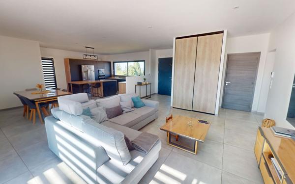 Maison à vendre    5 pièces •  Lavalette