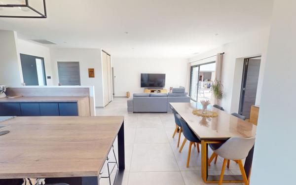 Maison à vendre    5 pièces •  Lavalette