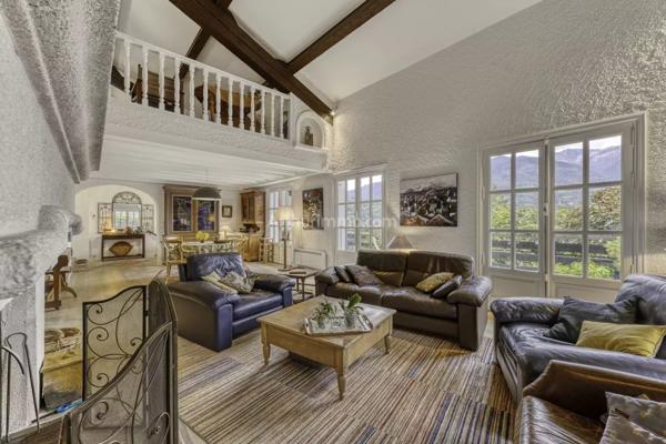 Vente Maison 8 pièces 253 m2 à Valgelon-la-Rochette