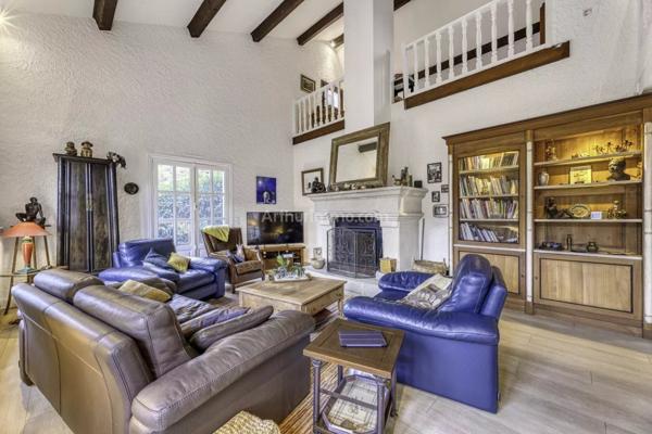 Vente Maison 8 pièces 253 m2 à Valgelon-la-Rochette