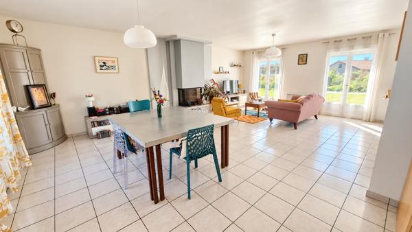 SAINT MARTIN DE HINX - MAISON FAMILIALE 162m2 - 4 CHAMBRES - TERRAIN CONSTRUCTIBLE ET DIVISIBLE 1730m2