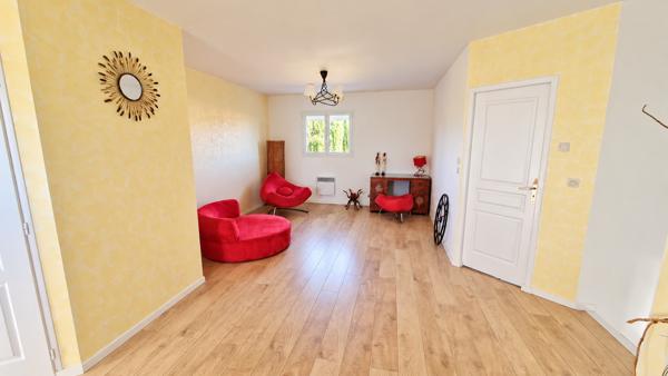 SAINT MARTIN DE HINX - MAISON FAMILIALE 162m2 - 4 CHAMBRES - TERRAIN CONSTRUCTIBLE ET DIVISIBLE 1730m2