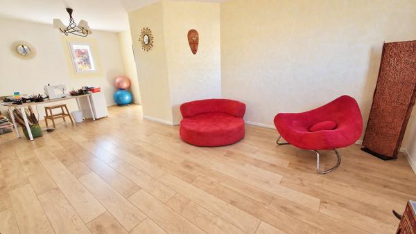 SAINT MARTIN DE HINX - MAISON FAMILIALE 162m2 - 4 CHAMBRES - TERRAIN CONSTRUCTIBLE ET DIVISIBLE 1730m2