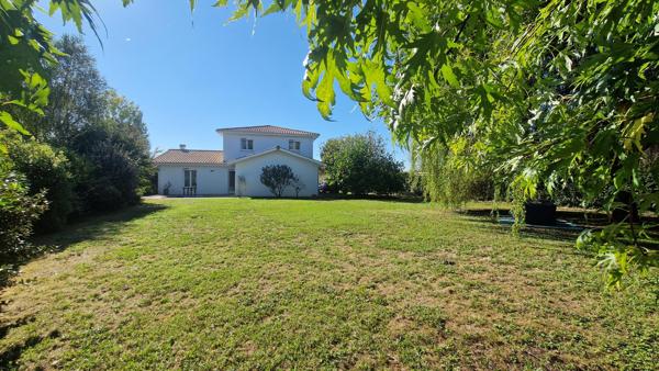 SAINT MARTIN DE HINX - MAISON FAMILIALE 162m2 - 4 CHAMBRES - TERRAIN CONSTRUCTIBLE ET DIVISIBLE 1730m2