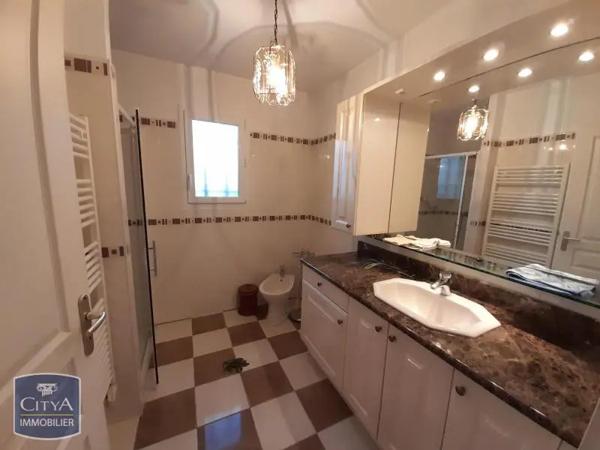 Maison à louer 5 pièces 128.59m² Saint-Astier (24110)