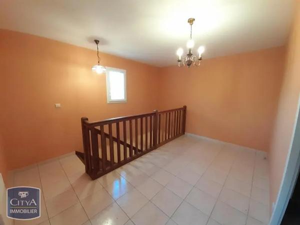 Maison à louer 5 pièces 128.59m² Saint-Astier (24110)