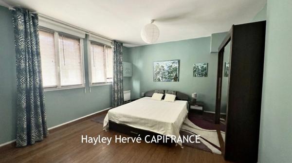 Immeuble à vendre à Mortain (50) – Local commercial et appartement avec garage