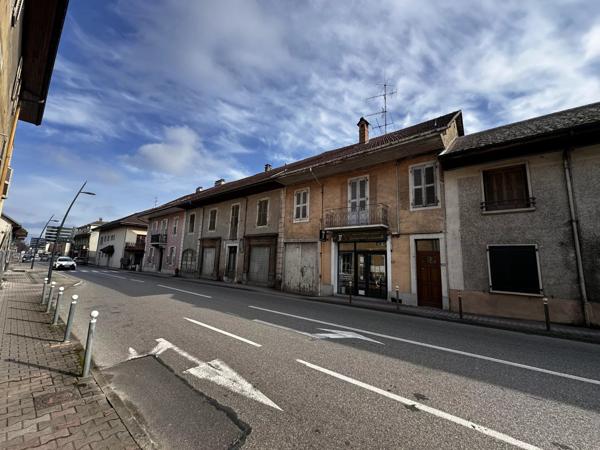 Vente Immeuble 3 pièces 74 m2 à Entrelacs