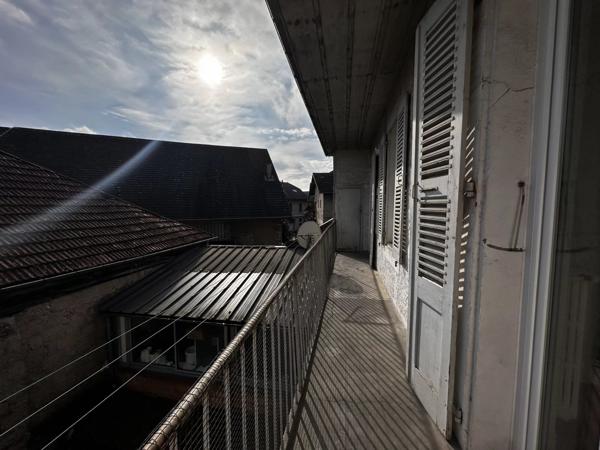 Vente Immeuble 3 pièces 74 m2 à Entrelacs