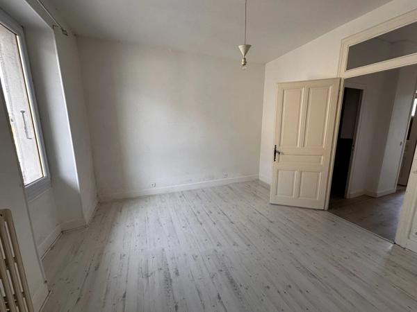 Vente Immeuble 3 pièces 74 m2 à Entrelacs