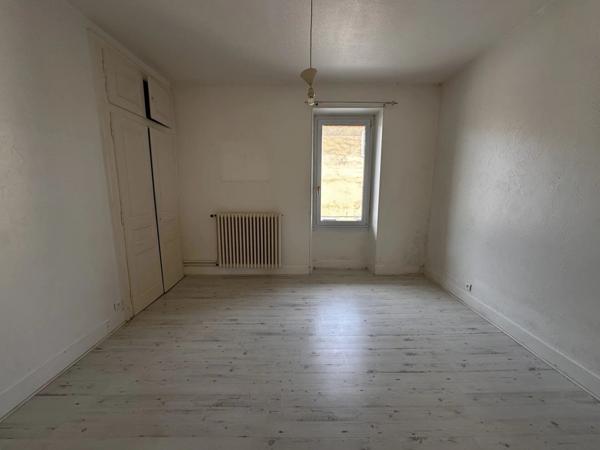 Vente Immeuble 3 pièces 74 m2 à Entrelacs