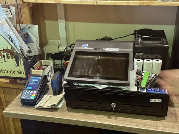 LA FOUX D'ALLOS (04), FDC et MURS, à vendre restaurant avec terrasse CA 170KE