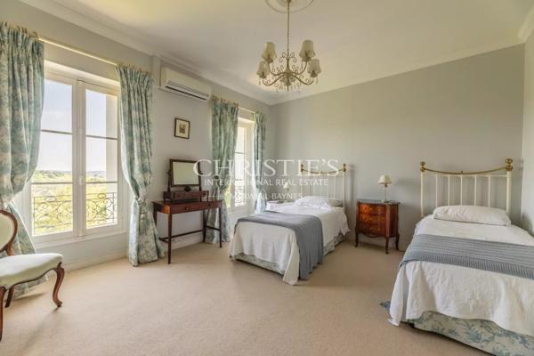 Un art de vivre à la française, château historique près de Saint-Émilion