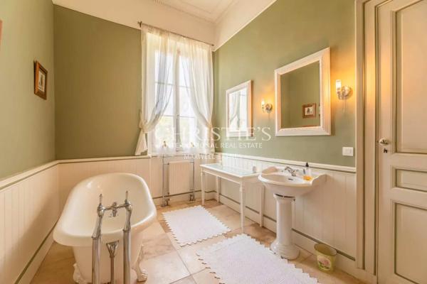 Un art de vivre à la française, château historique près de Saint-Émilion