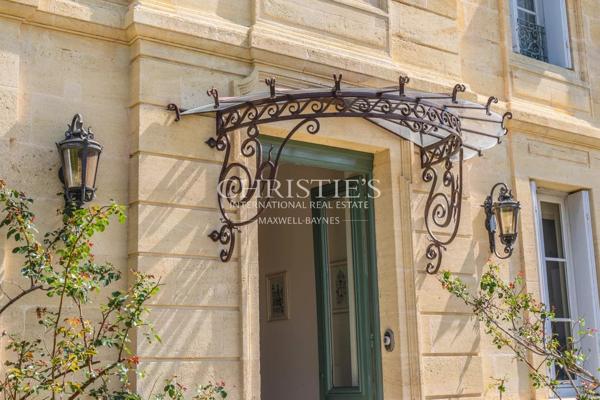 Un art de vivre à la française, château historique près de Saint-Émilion