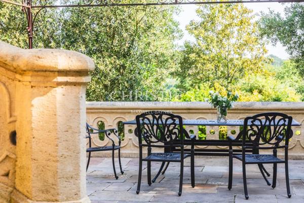 Un art de vivre à la française, château historique près de Saint-Émilion
