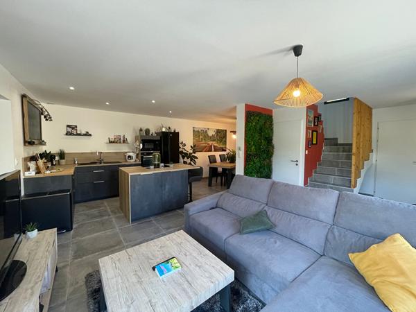 SAINT SATURNIN LES AVIGNON - MAISON RECENTE DE 110 M² DE SURF HAB SUR UNE TERRAIN AVEC GARAGE