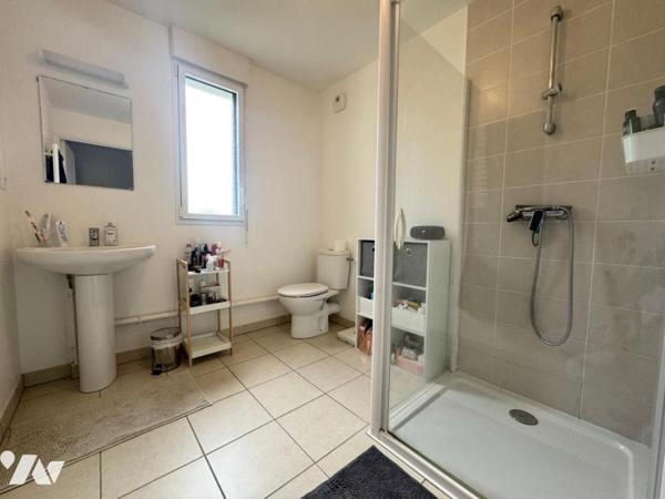LANESTER - APPARTEMENT T2 / RESIDENCE LES GARDENIAS. Très bon état