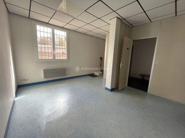 Location Local commercial 2 pièces 50 m2 à Villebon-sur-Yvette