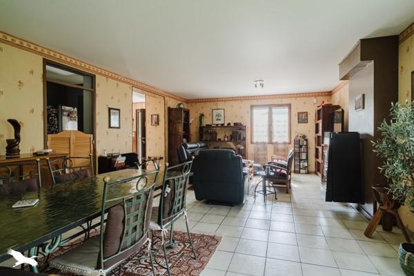 Maison à vendre 430 000 € Chassieu 5 p 119 m² DPE D