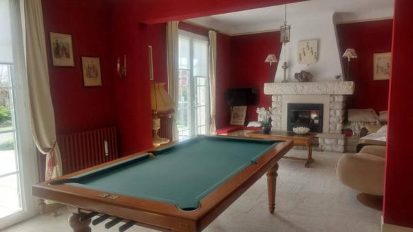 Vente immobilière : Maison de ville à Nueil-les-Aubiers  10 pièces 190 m² 273 000 €- GONORD IMMOBILIER.