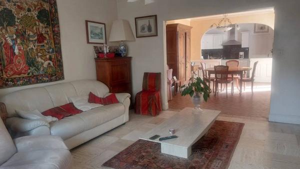 Vente immobilière : Maison de ville à Nueil-les-Aubiers  10 pièces 190 m² 273 000 €- GONORD IMMOBILIER.