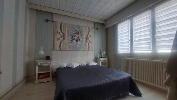 Vente immobilière : Maison de ville à Nueil-les-Aubiers  10 pièces 190 m² 273 000 €- GONORD IMMOBILIER.
