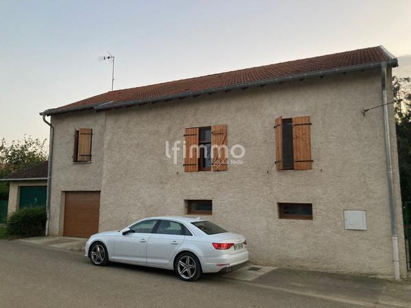 Maison Familiale, dotée d'une superbe vue, à la campagne.