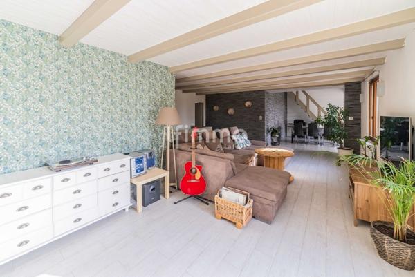 Maison Familiale, dotée d'une superbe vue, à la campagne.