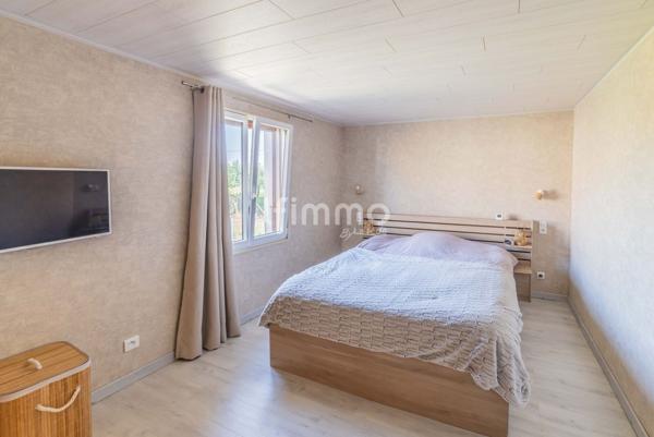 Maison Familiale, dotée d'une superbe vue, à la campagne.