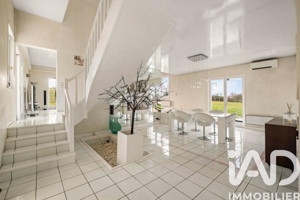 Maison à vendre 5 pièces 270 m² Saint-Genis-Laval