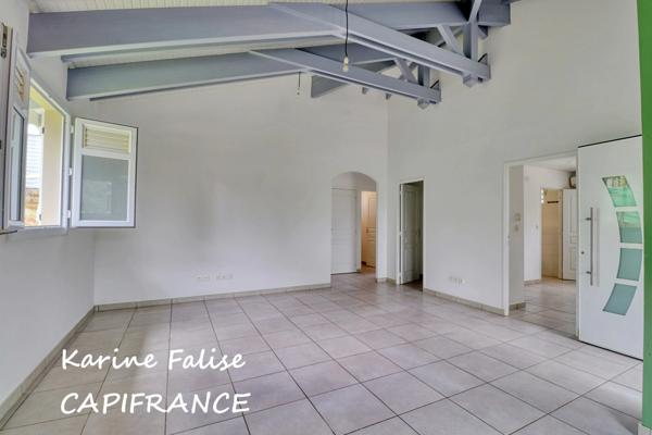 Villa T4 récente avec vue dégagée et terrain piscinable – Le Marin