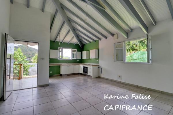 Villa T4 récente avec vue dégagée et terrain piscinable – Le Marin