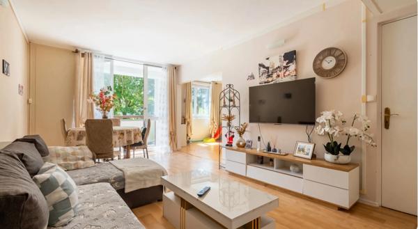 Appartement à vendre T 4 pièces CLICHY SOUS BOIS (93)