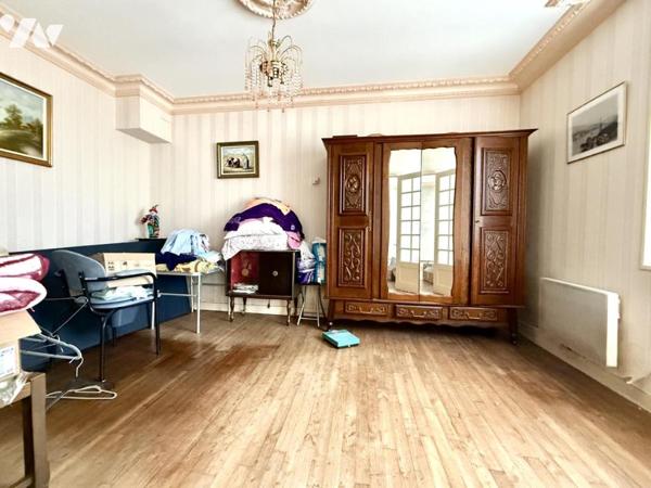 NOYAL-MUZILLAC : maison à rénover proche du centre