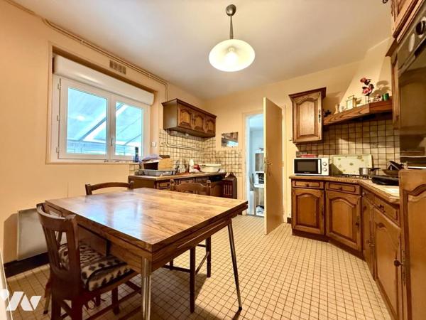 NOYAL-MUZILLAC : maison à rénover proche du centre